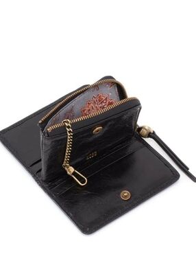 HOBO Dart Calfskin Leather Wallet BLACK. retail $64 New With Tags